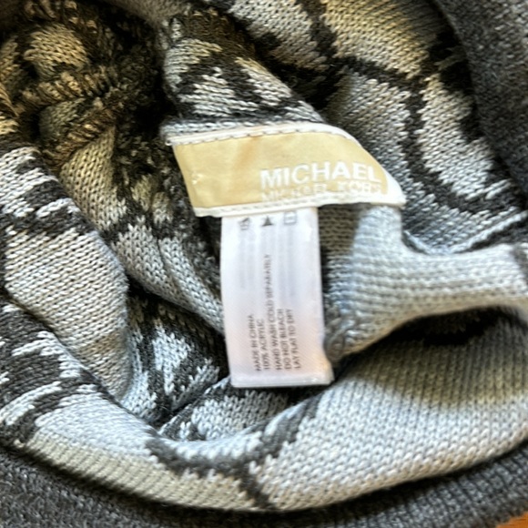 Michael Kors Hat and Scarf EUC Gray - Picture 2 of 4